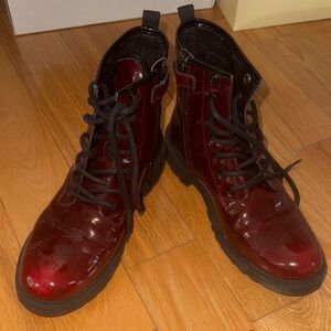 Dr. Martens Kids Boots in Shiny Burgundy